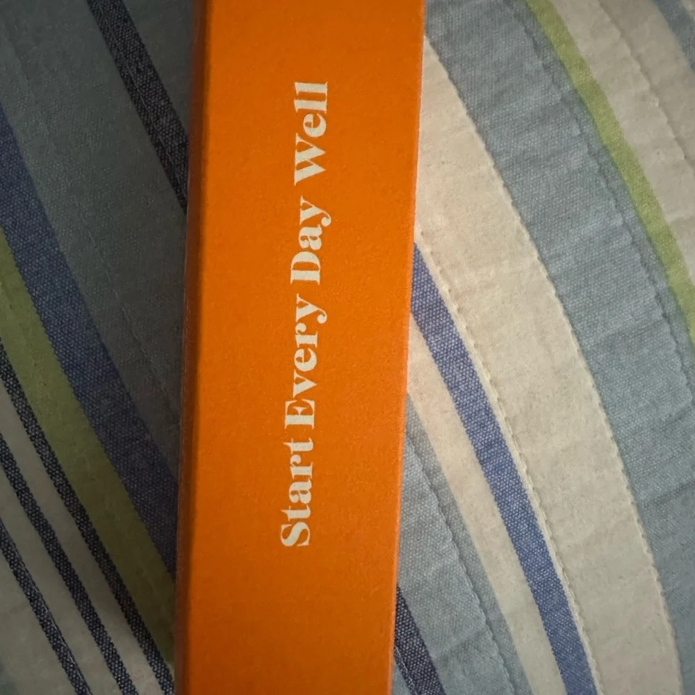 NEW IN BOX RiseWell Wild Mint 4.0 oz Vegan Mineral Toothpaste restores enamel!! - Picture 4 of 4